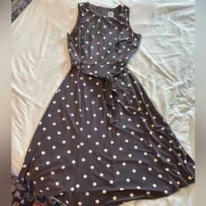 Anne Klein size 10 sleeveless belted dress